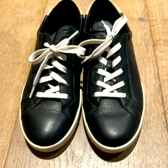 Ecco Leather Sneakers, size 40 - Picture 1 of 7